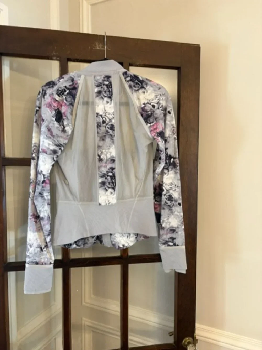 Lululemon If You're Lucky Jacket in Floral Patternm Size 4
